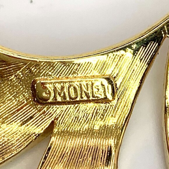 Vintage Monet Brooch With Crescent Design In White Enamel & Gold Tone 2.0" - Picture 2 of 8